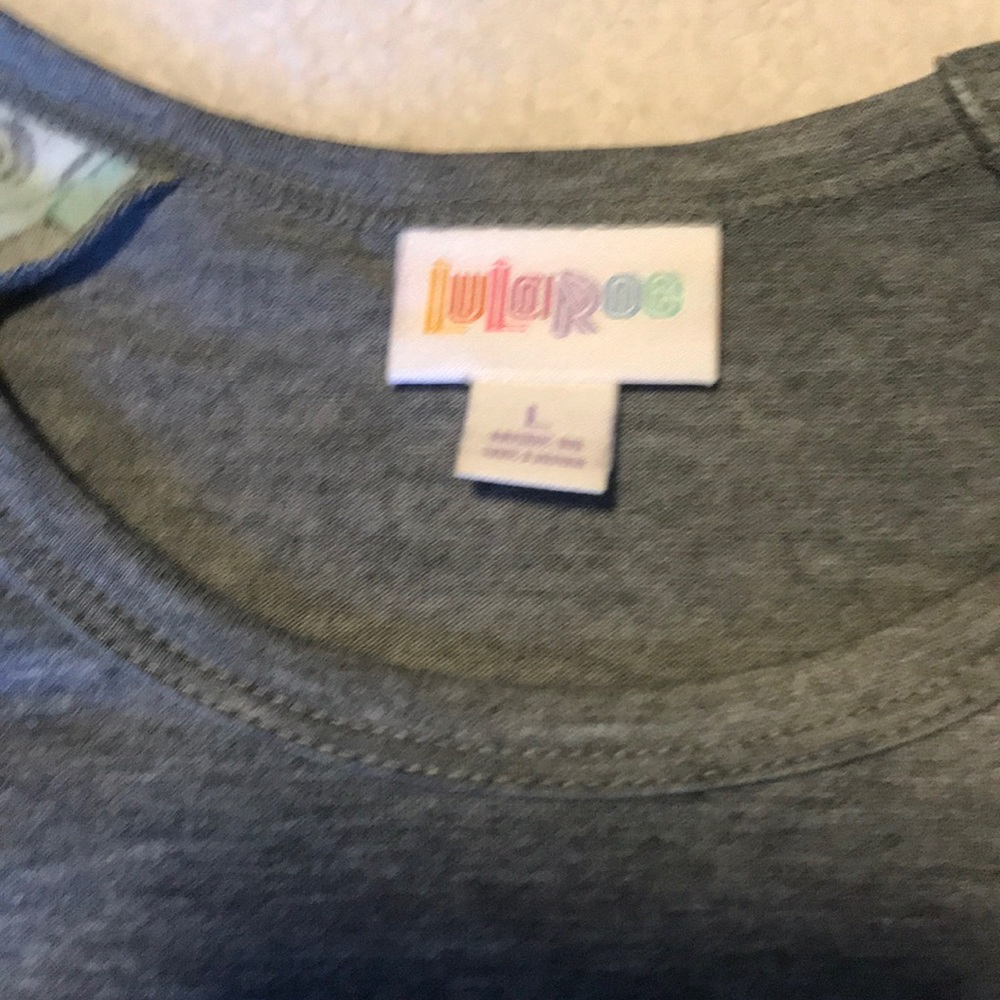 Lularoe Randy T - Picture 2 of 3